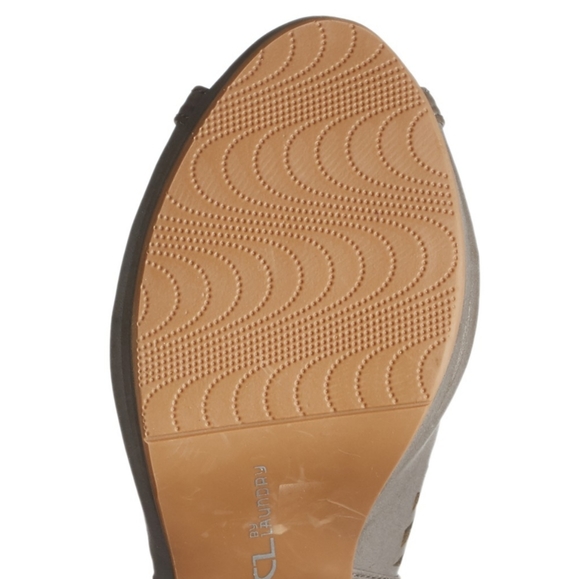 CL BY LAUNDRY WINNING LASER CUT PEEP TOE - Picture 6 of 7